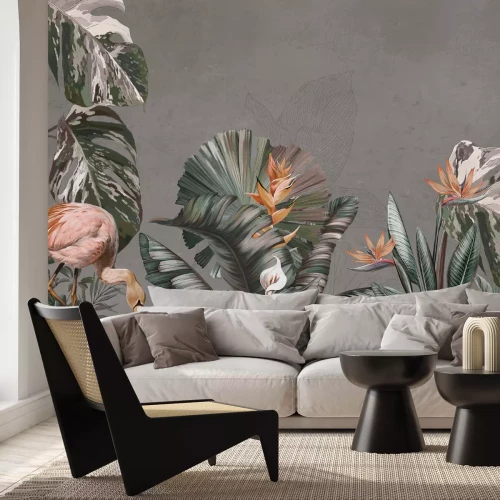 Fotobehang Een roze flamingo tussen strelitzia en bladeren op een grijze achtergrond.