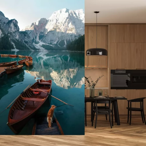 Fotobehang Het Braiesmeer met houten boten en berglandschap