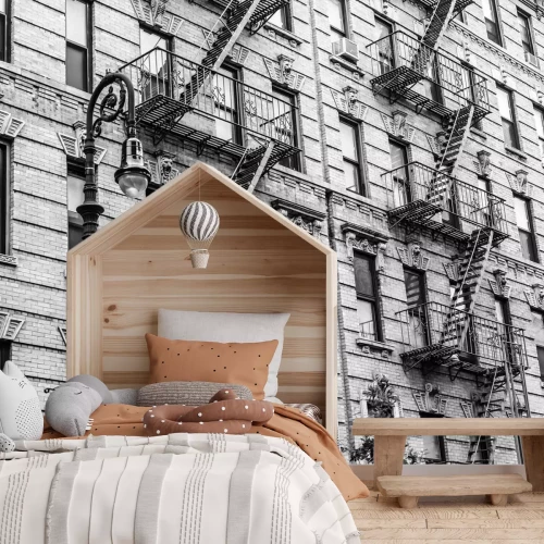 Fotobehang Vintage-stijl trap in een historisch huurhuis