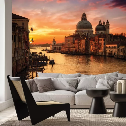 Fotobehang Romantische zonsondergang boven de kathedraal van Venetië