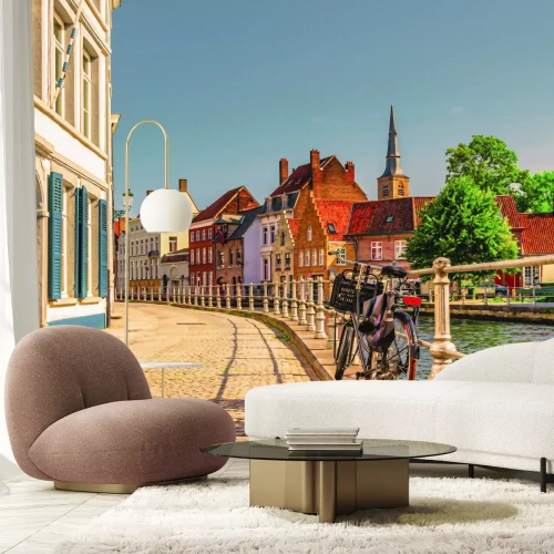 Fotobehang Een charmant kanaal aan het water met kleurrijke huizen