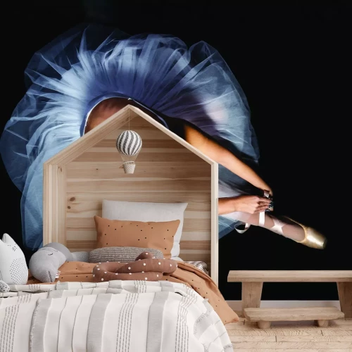 Fotobehang Een balletdanseres gekleed in een klassiek kostuum