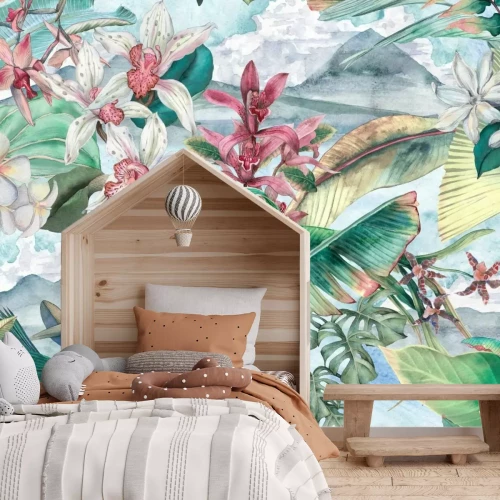 Fotobehang Kleurrijke orchideeën met monsterabladeren