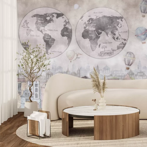 Fotobehang Een wereldkaart met kleurrijke ballonnen boven een pastelkleurige stad.