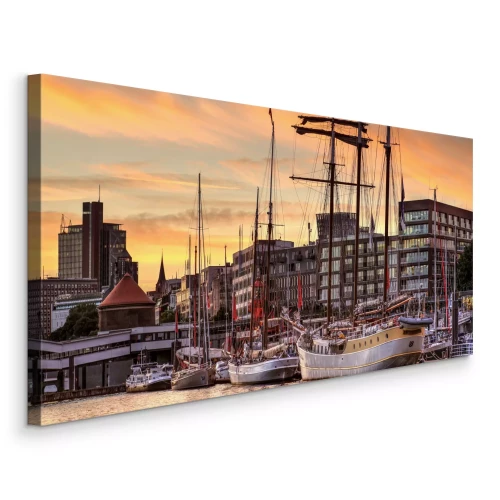 Canvas Schepen in de jachthaven tegen de achtergrond van stedelijke ontwikkeling