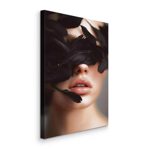 Canvas Een vrouw met veren die haar gezicht versieren