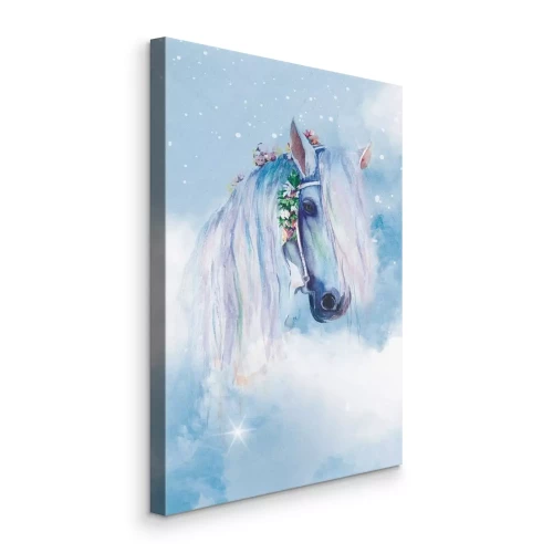 Canvas Een wit paard met een bloemenkrans tegen een achtergrond van zachte wolken.