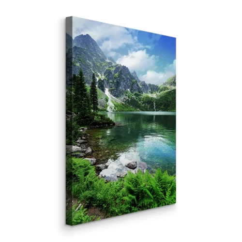 Canvas Een schilderachtig panorama van een bergmeer