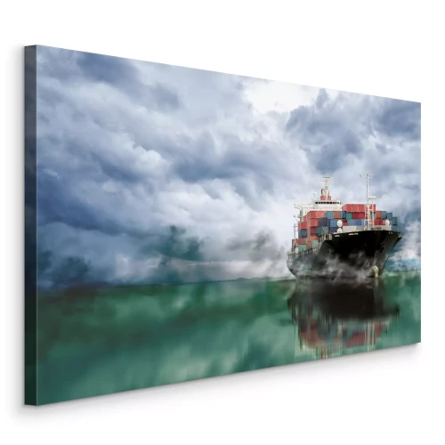 Canvas Een vrachtschip tegen een bewolkte lucht