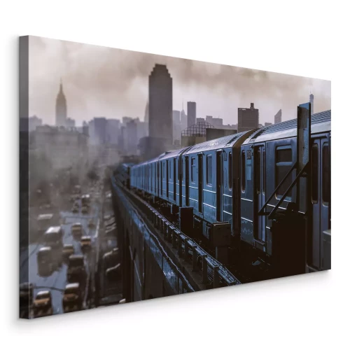 Canvas Een trein met een panorama van wolkenkrabbers op de achtergrond