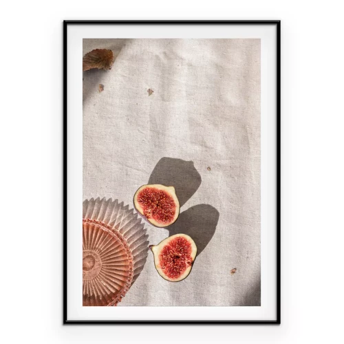 Poster Een elegante compositie met vijgen en wijn op een natuurlijke achtergrond