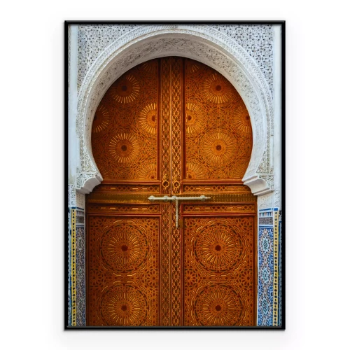 Poster Rijkelijk bewerkte boogdeur