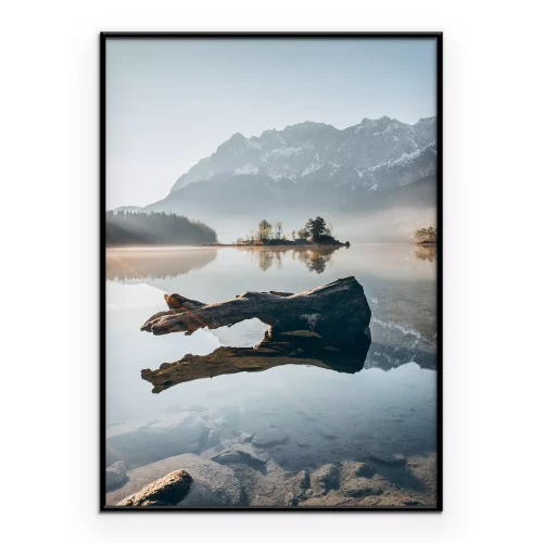 Poster Mist over het oppervlak van het ochtendberglandschap