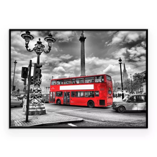 Poster De iconische Londense bus tegen de achtergrond van de stad.