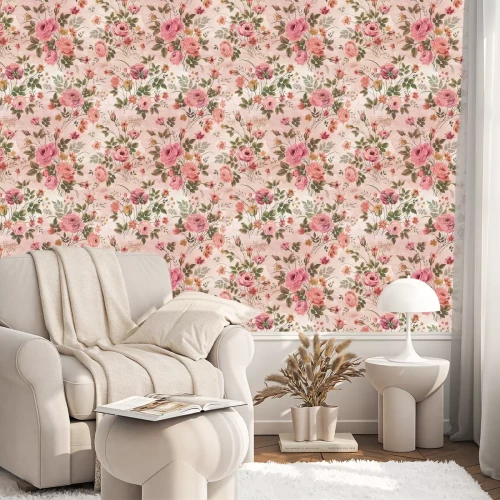 Behang Romantische bloemen in diverse kleuren op een aquarelachtergrond.