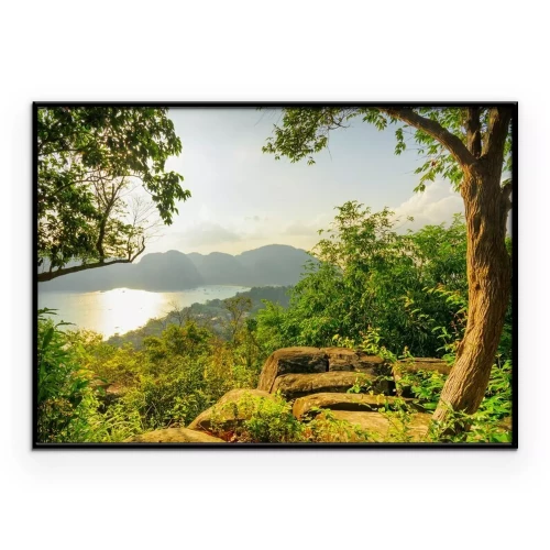 Poster Panorama van de baai en de bergen met bomen op de voorgrond.