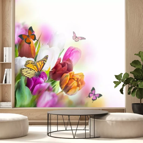 Fotobehang Gekleurde tulpen en vlinders