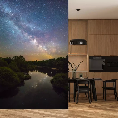 Sticker Een sterrenstelsel dat reflecteert in de wateren van een meer