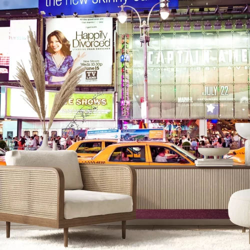 Fotobehang NEW YORK CITY - 1 juli: Taxi's rijden throughTimes plein met Theaters Broadway en geanimeerd LED-borden. Times Square is een symbool van New York City. 1 juli 2011 in Manhattan, New York City.