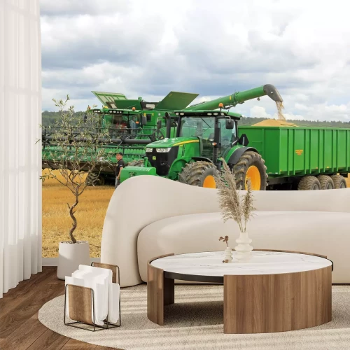 Fotobehang SALO, Finland - 10 augustus John Deere maaidorsmachines lossen graan op Palmse 1900 trailer achter Deere 7280R tractor, op de jaarlijkse Puontin Peltopaivat Agricultural Show in Salo, Finland op 10 au