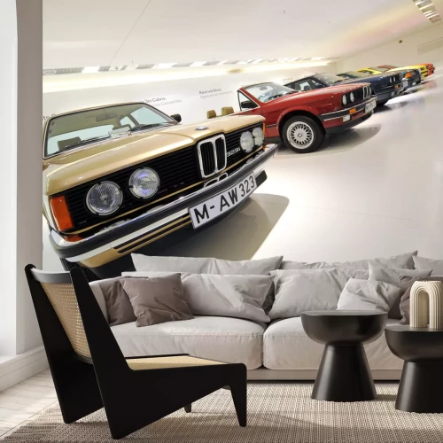 Fotobehang MÜNCHEN - JUNI 8: Rij van klassiek tot modern BMW 3 Serie tentoongesteld in het BMW Museum op 8 juni 2013 in München