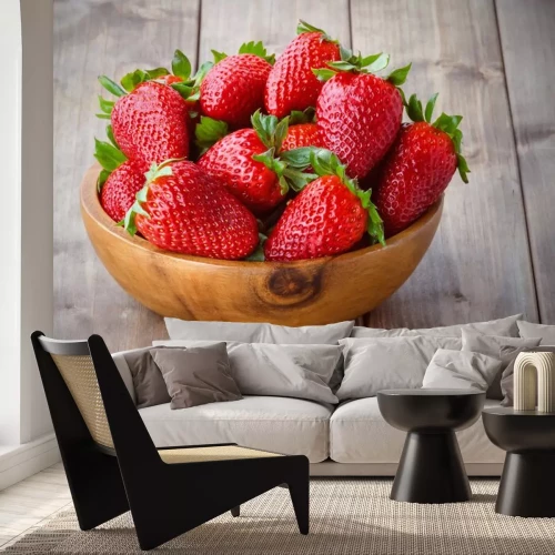 Sticker aardbeien in een houten kom