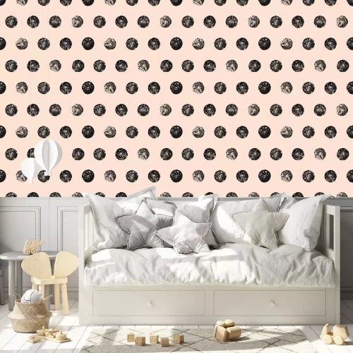 Behang Motief met zwarte cirkels op roze achtergrond