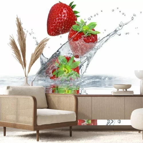 Fotobehang Aardbeien ondergedompeld in water