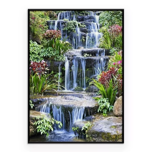 Poster Kunstmatige waterval en standbeeld in de tuin