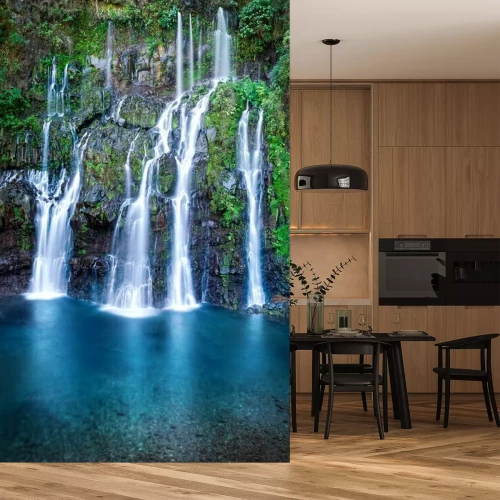 Fotobehang Waterval in het midden van het bos