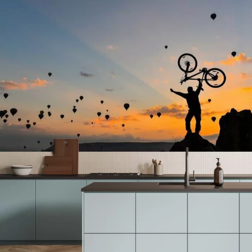 Fotobehang Silhouet van een fietser en ballonnen