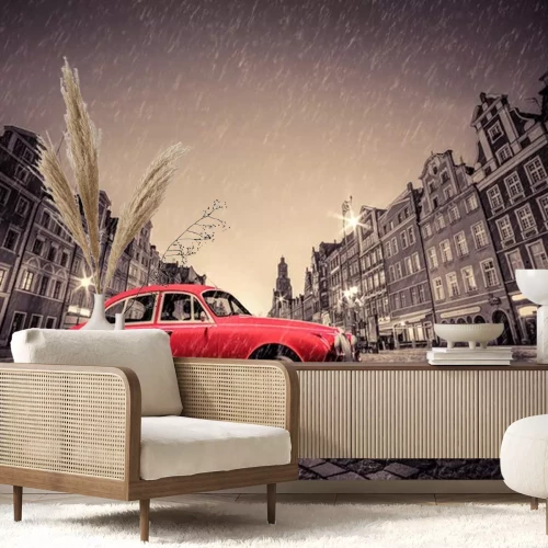 Sticker Retro rode auto op geplaveide historische oude stad in de regen. Wroclaw, Polen.