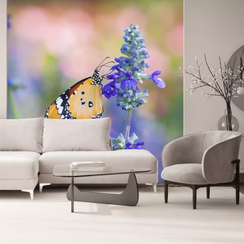 Sticker Een vlinder die nectar verzamelt