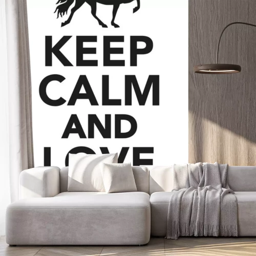 Sticker Paarden de figuur van een paard in galop en een inscriptie over liefde