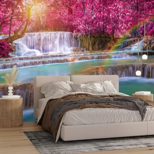 Fotobehang Roze bomen boven de waterval