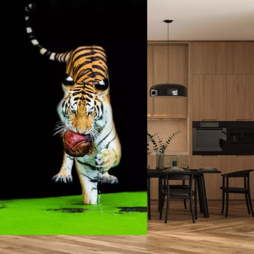 Sticker Een tijger op de vlucht met een prooi in zijn bek