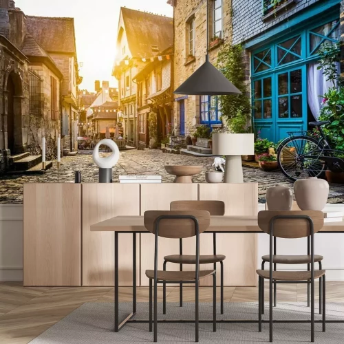 Fotobehang Een zonnige straat in een oude Europese stad