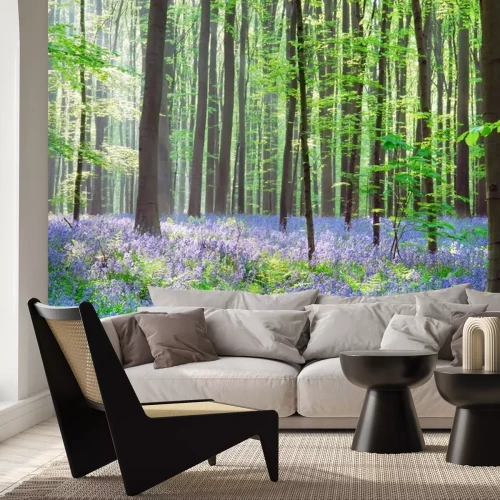 Fotobehang Natuur bos en paarse klokken