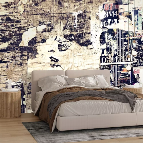 Fotobehang Oude Verweerde Houten Billboard met Torn Posters Achtergrond Textuur