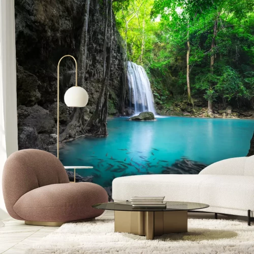 Fotobehang Waterval in het midden van de jungle