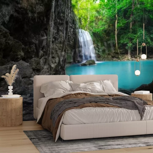 Fotobehang Waterval in het midden van de jungle