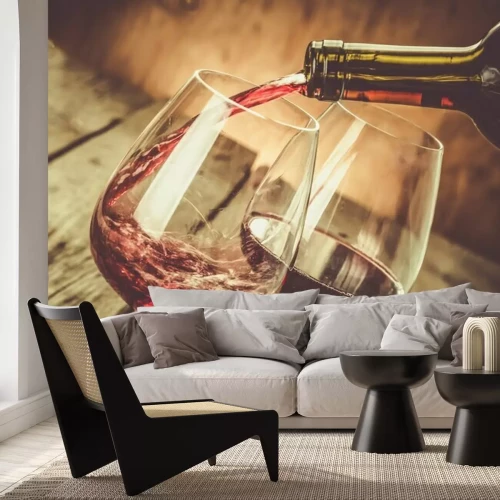 Fotobehang Glazen wijn op een houten achtergrond