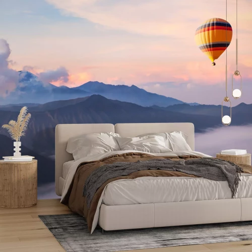 Sticker Berglandschap met een vliegende ballon