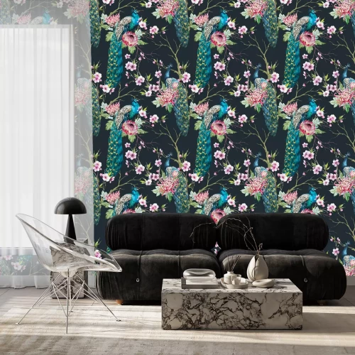 Behang Pauwen en takken op een zwarte achtergrond