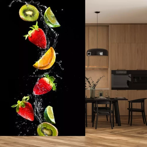 Sticker Vers fruit in water op zwarte achtergrond