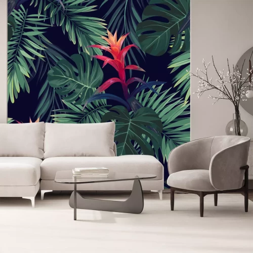 Fotobehang Rode bloem op een achtergrond van bladeren