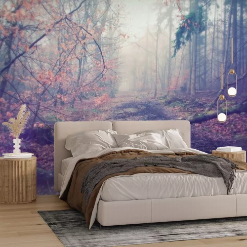 Fotobehang Een pad in een mistig herfstbos