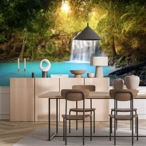 Fotobehang Waterval in een zonnige jungle