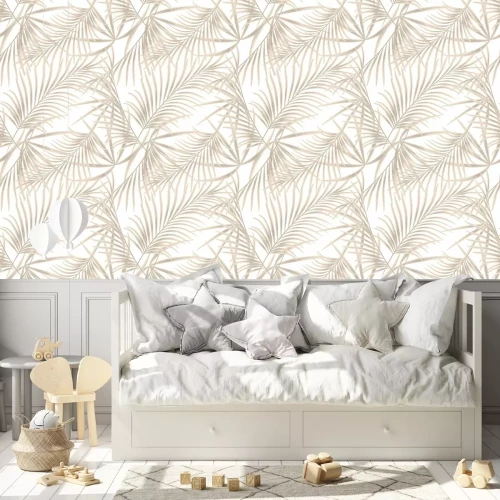 Behang Palmbladeren in beige tinten op witte achtergrond