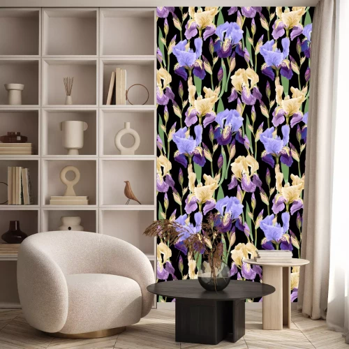 Behang Bloempatroon met irisbloemen